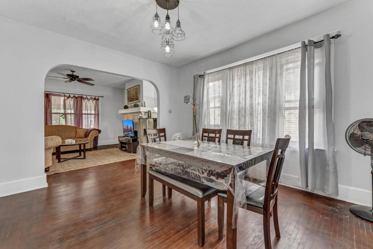 Villa Renovated Main Floor Large 3 Bed House Buffalo Exterior foto