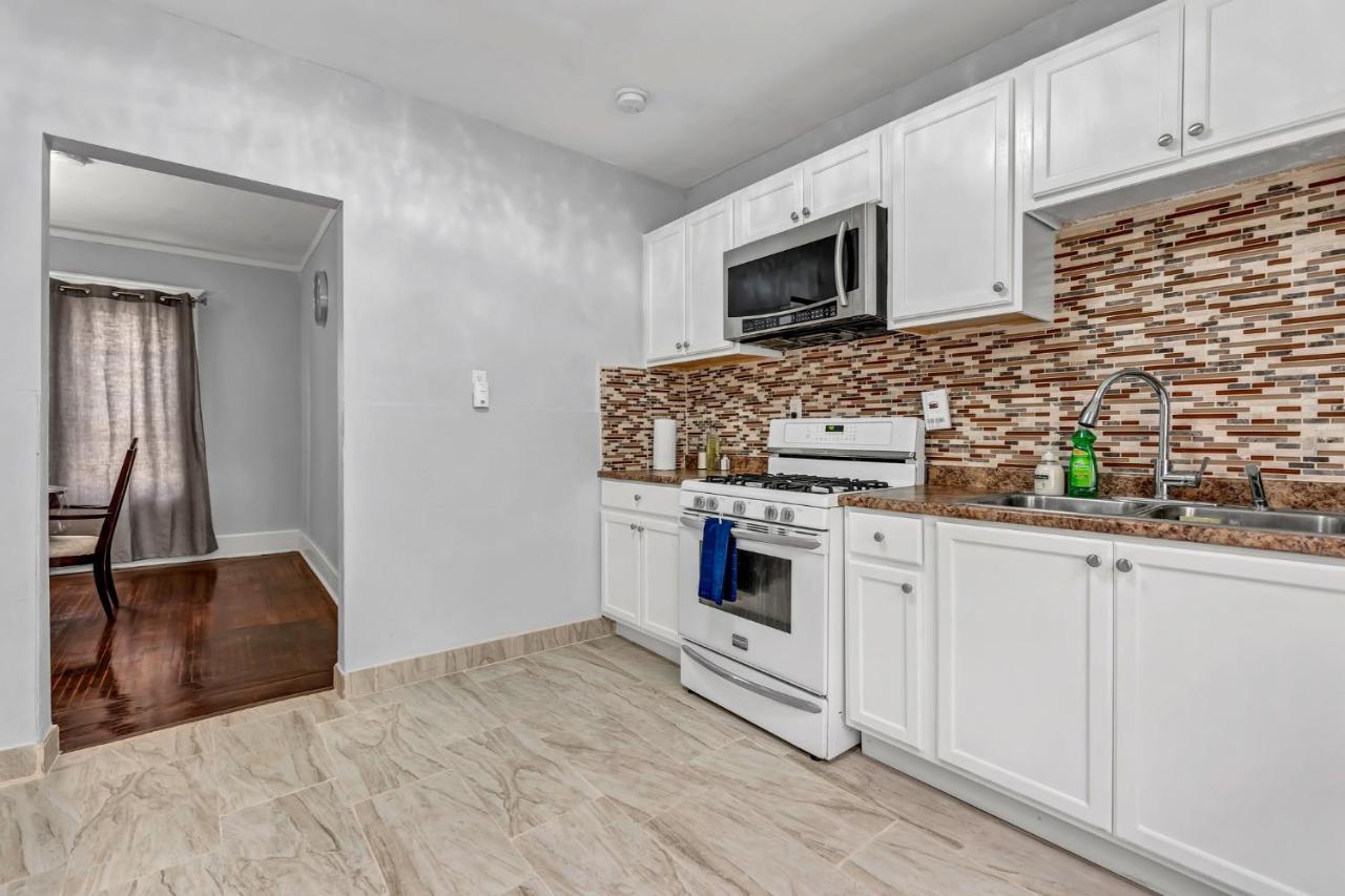 Villa Renovated Main Floor Large 3 Bed House Buffalo Exterior foto